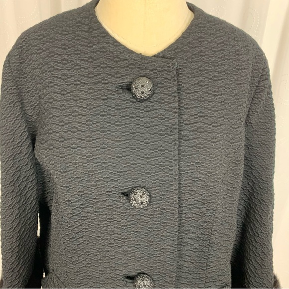 Vintage black coat with fur cuffs - Picture 2 of 14